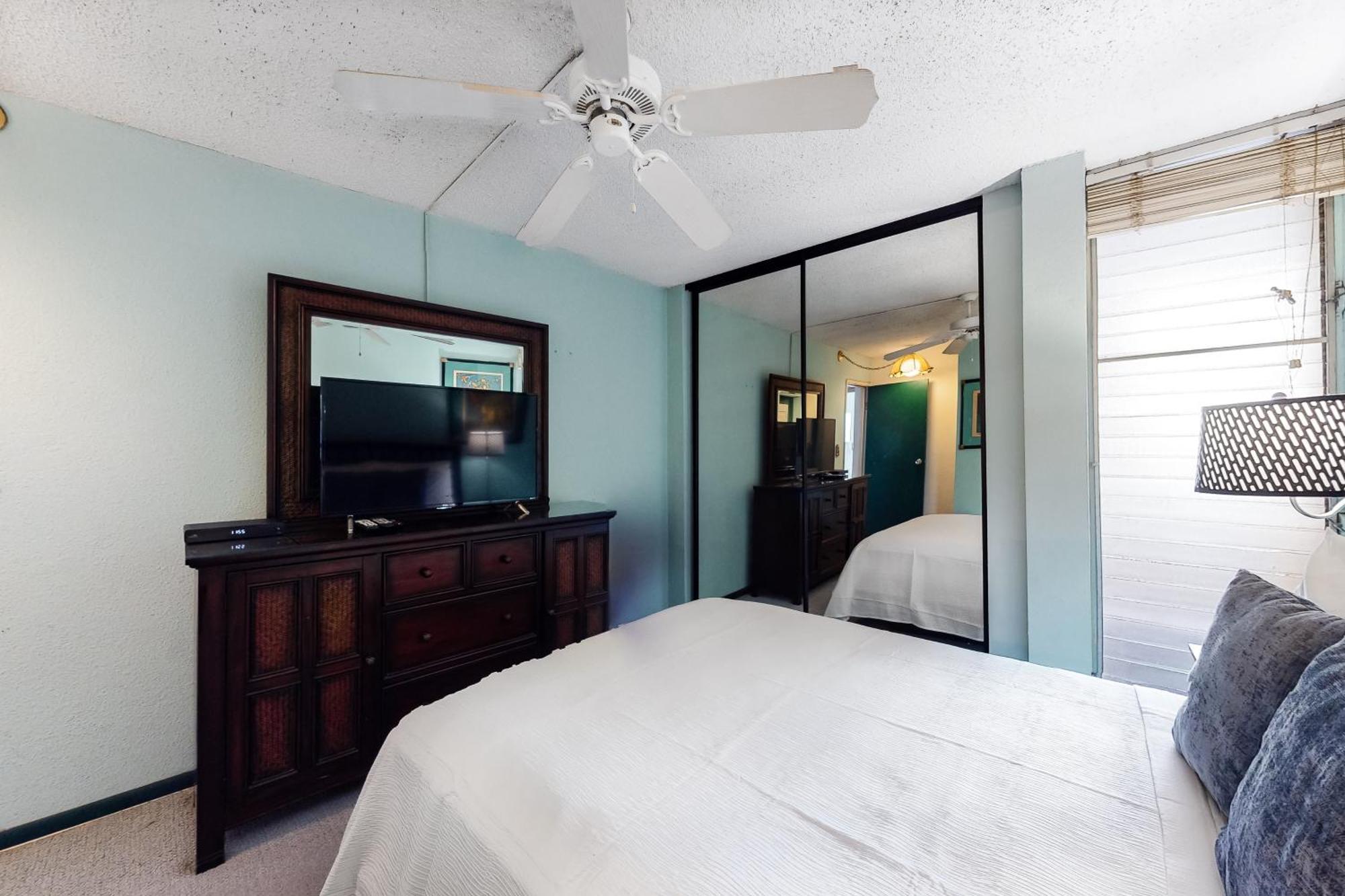 Island Sands Resort Maui Room photo