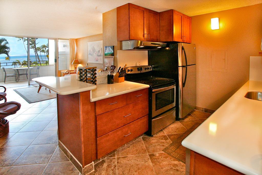Island Sands Resort Maui Room photo