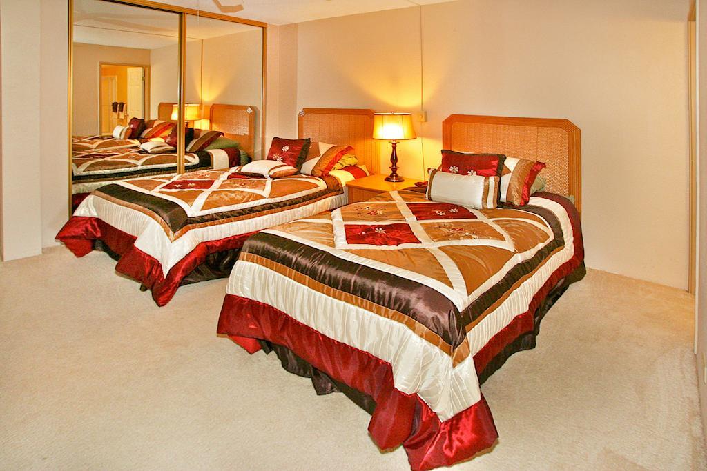 Island Sands Resort Maui Room photo
