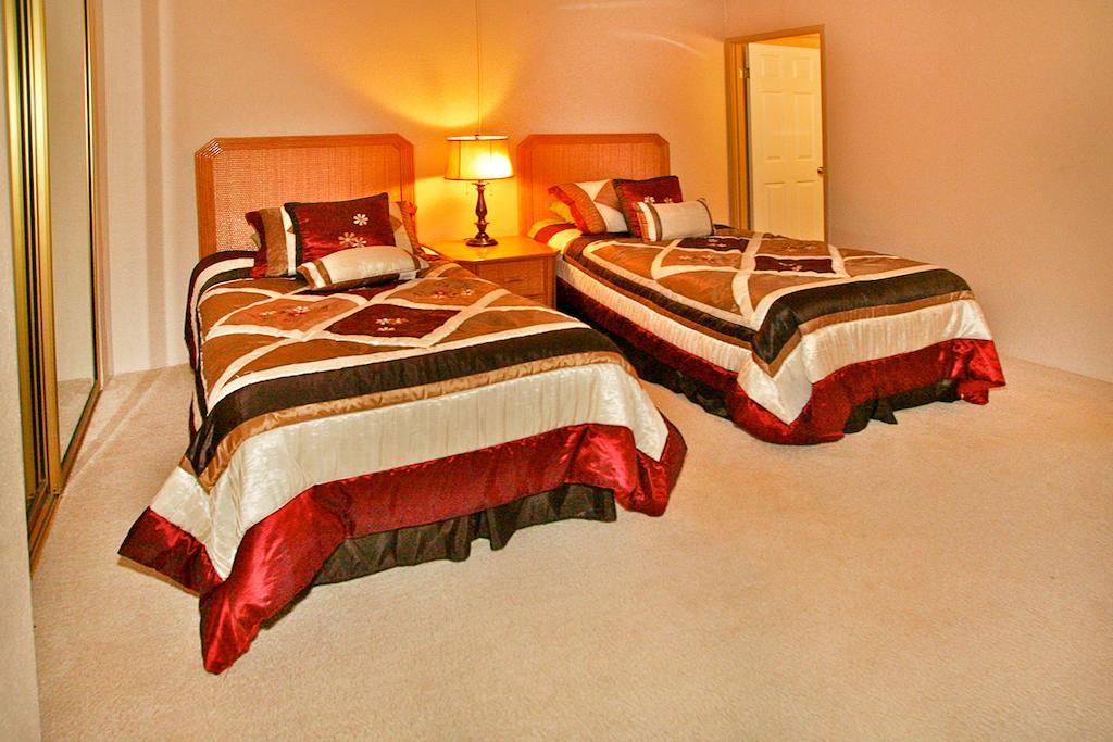 Island Sands Resort Maui Room photo